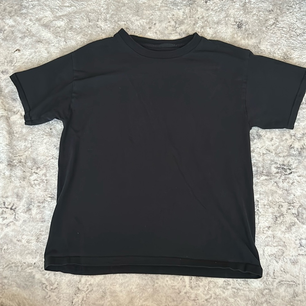 Gildan, black, short sleeved tee shirt.
